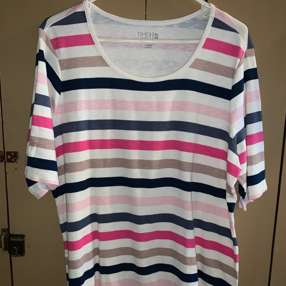 Short sleeve top